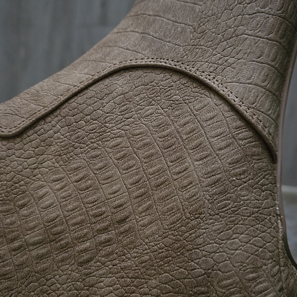 EUC booties- khaki - Picture 2 of 4